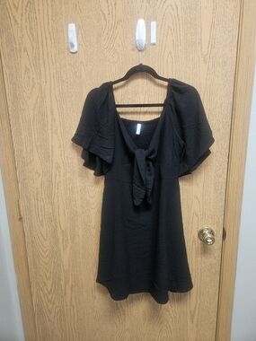 Women's Black Tie-Front Flutter Sleeve Dress